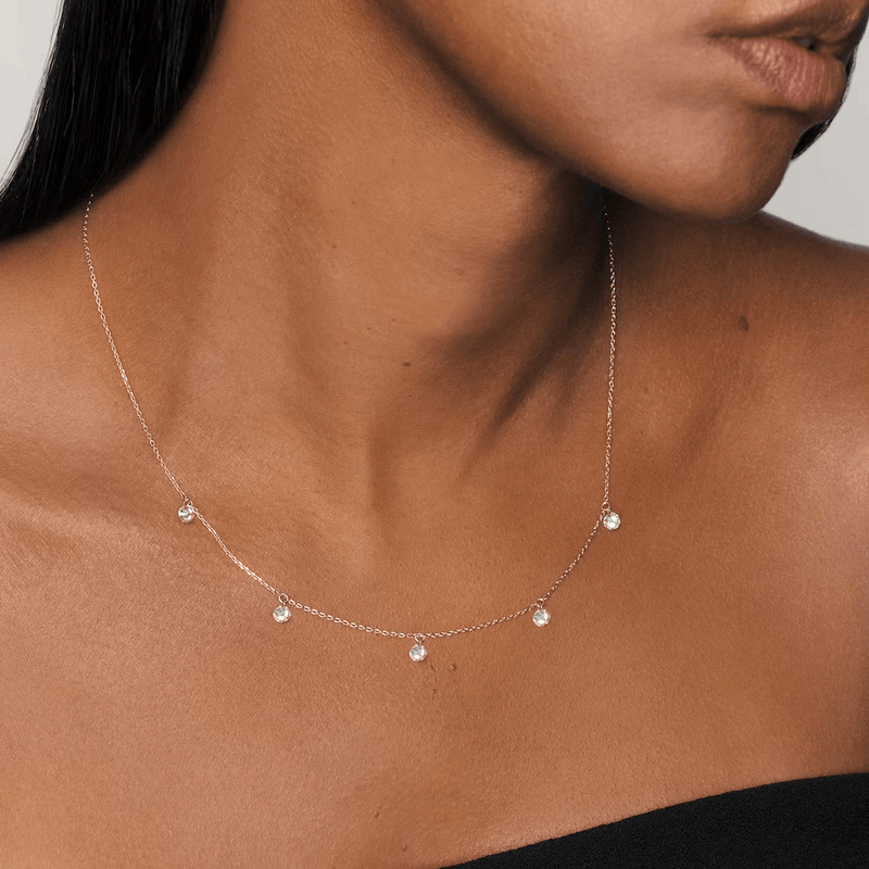 5 Diamonds Floating Station Necklace - Intou