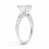 Oval Cut Graduated Diamond Engagement Ring - Intou